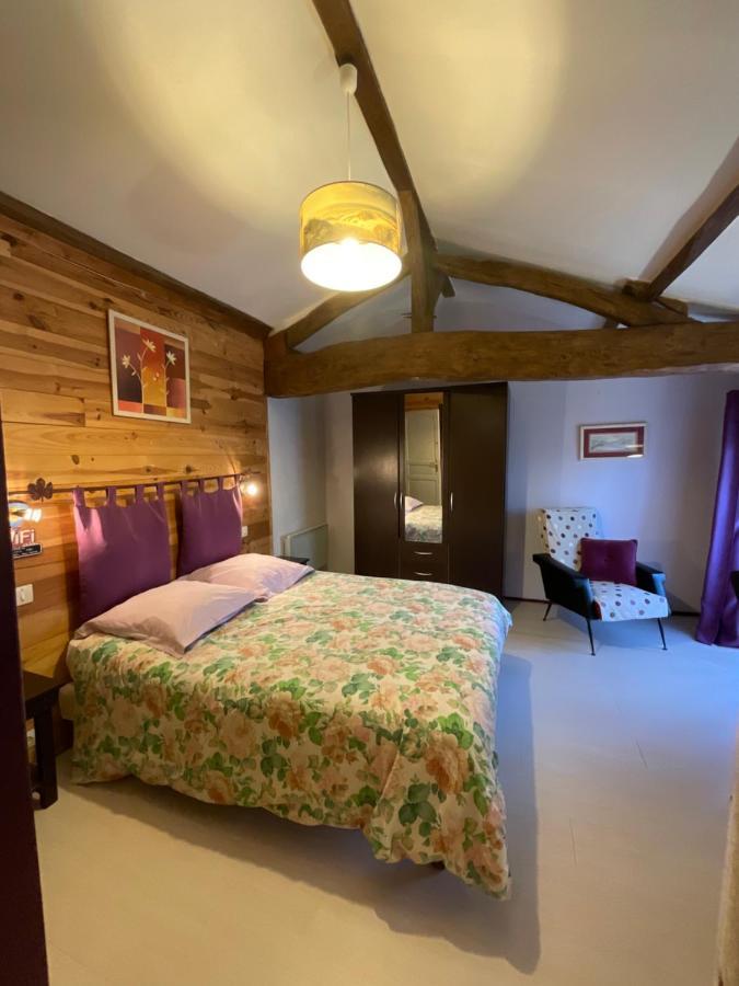 Chambres, Table D'Hotes Et Gites Les Mesanges Saint-Jean-de-Sauves Екстериор снимка