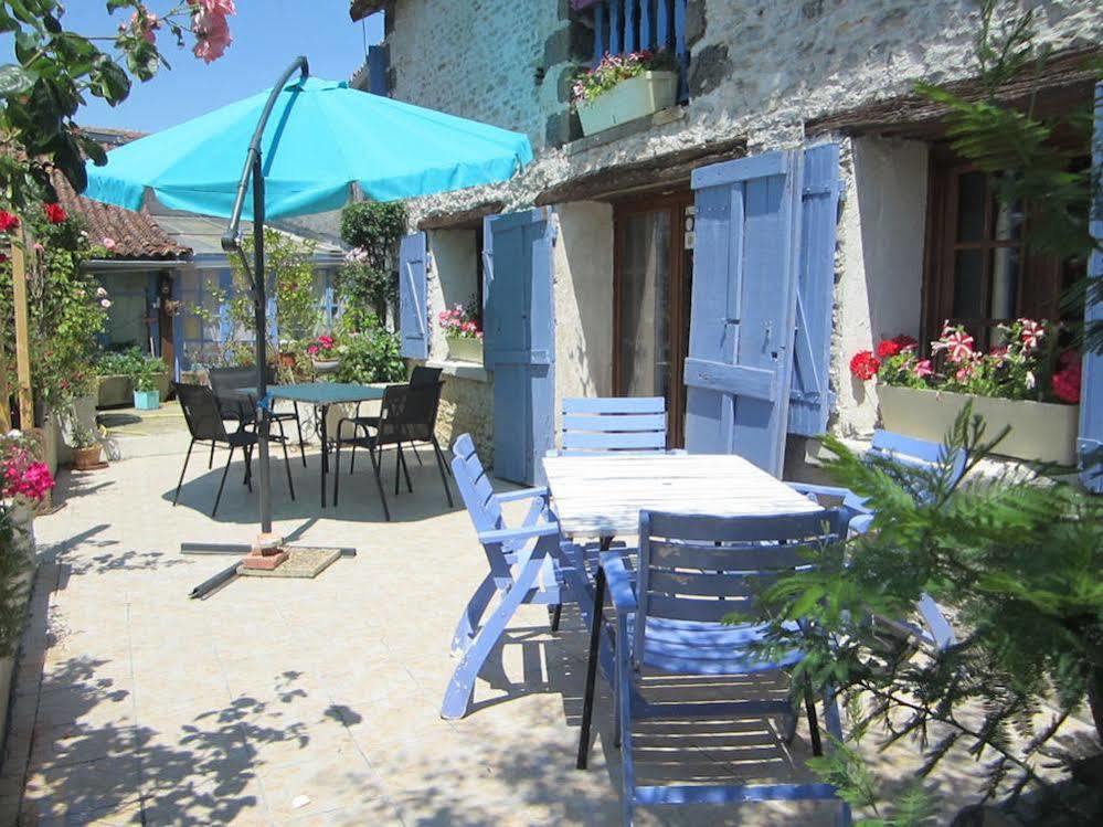 Chambres, Table D'Hotes Et Gites Les Mesanges Saint-Jean-de-Sauves Екстериор снимка